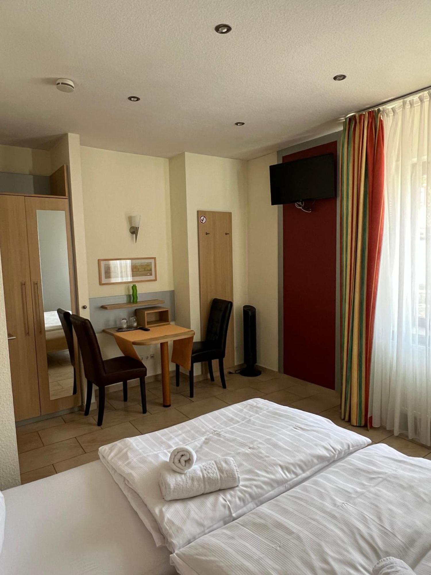 Hotel Pfaelzer Hof Enkenbach-Alsenborn Kültér fotó