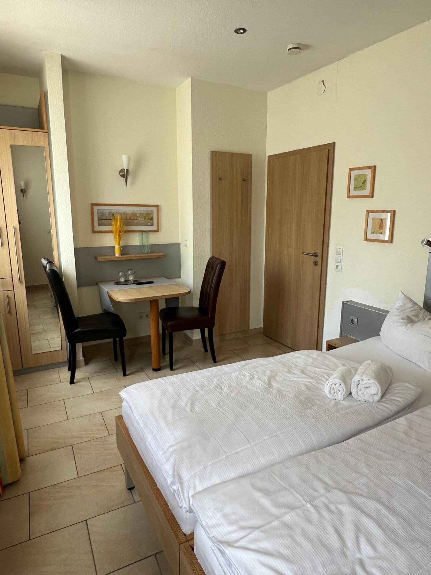 Hotel Pfaelzer Hof Enkenbach-Alsenborn Kültér fotó